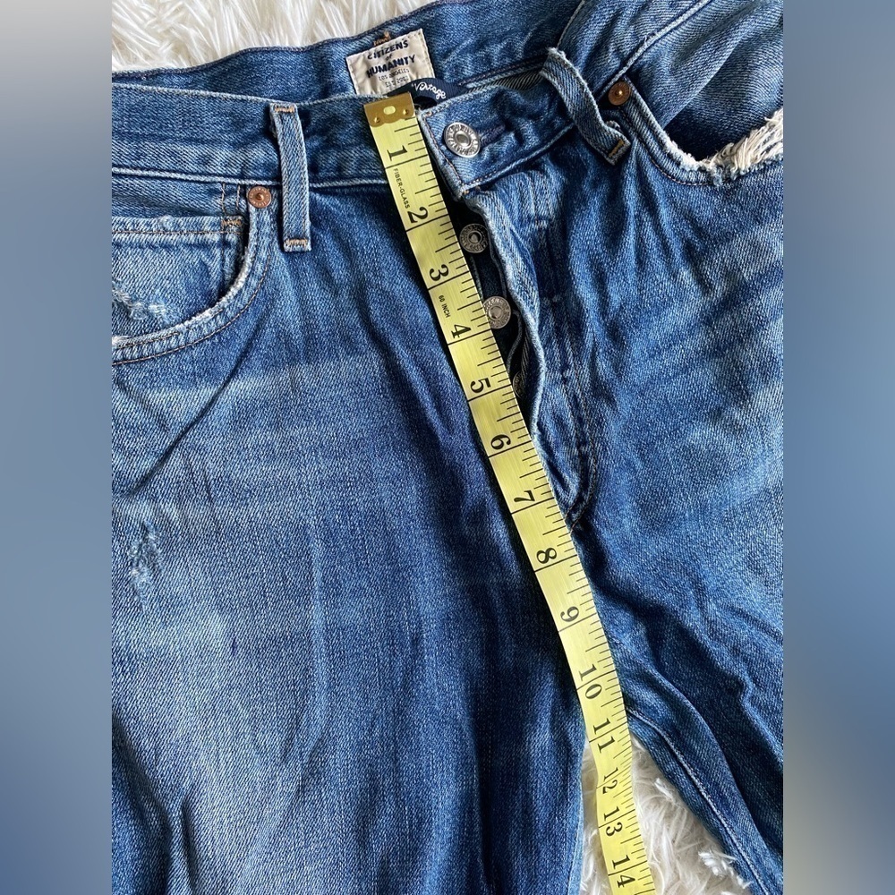 Citizens of Humanity Cora Crop Relaxed Undone Hem in Fade Out Jeans - Picture 9 of 10